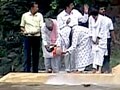 Video : राजेश खन्ना की अस्थियां गंगा में प्रवाहित