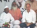 Video: You are soldiers against corruption: Anupam Kher at Anna's camp