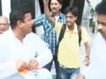 Video : Scuffle between Anna supporters and Congress workers in Patna