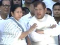 Video : NDA's Sharad Yadav shares Mamata's stage at anti-FDI rally