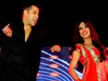 Video : Salman makes Dubai dance to his tunes