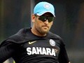 Gavaskar, Deano discuss Dhoni