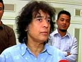 Video : Zakir Hussain, choir perform for a cause