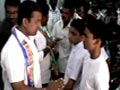 Video : Raj Thackeray's men attack North Indian parents seeking school admission