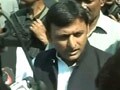 Video : UP cop killing: Akhilesh faces protests in Kunda
