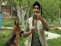 Promo: Paras having fun with two adorable dogs