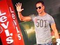 Video : Akshay to play Mithun's part in Shaukeen remake
