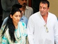 Video : Sanjay Dutt leaves home with wife Manyata, will surrender in court shortly