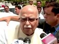 Video : L K Advani meets Congress leader V C Shukla in hospital
