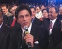 NDTV awards: SRK sings to Priyanka Chopra