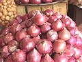 Video : Mumbai trader sells onions at Rs 12 per kg