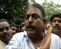 Video : Drama at Jayalalithaa's tea estate in Ooty