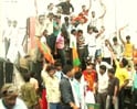 Video : Fury over land acquisition: UP farmers bring protests to Delhi