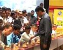 Video: Viswanathan Anand vs 35 mathematicians