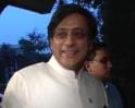 Video : Shashi Tharoor still a hero in Kerala