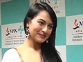 Video : Sonakshi catwalks for a cause