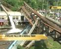 Video : Mumbai: Pipeline falls on train; 2 killed