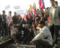 Video : Pro Vidarbha activists halt train