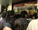Mumbai defies Sena to watch SRK's film