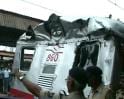 Video : Mumbai: Two local trains crash