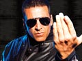 Video : Of Khiladis and B-town babes