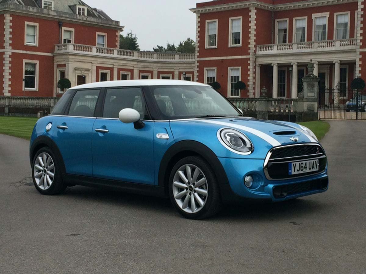 2015 MINI 5-Door Hatchback Photo Gallery