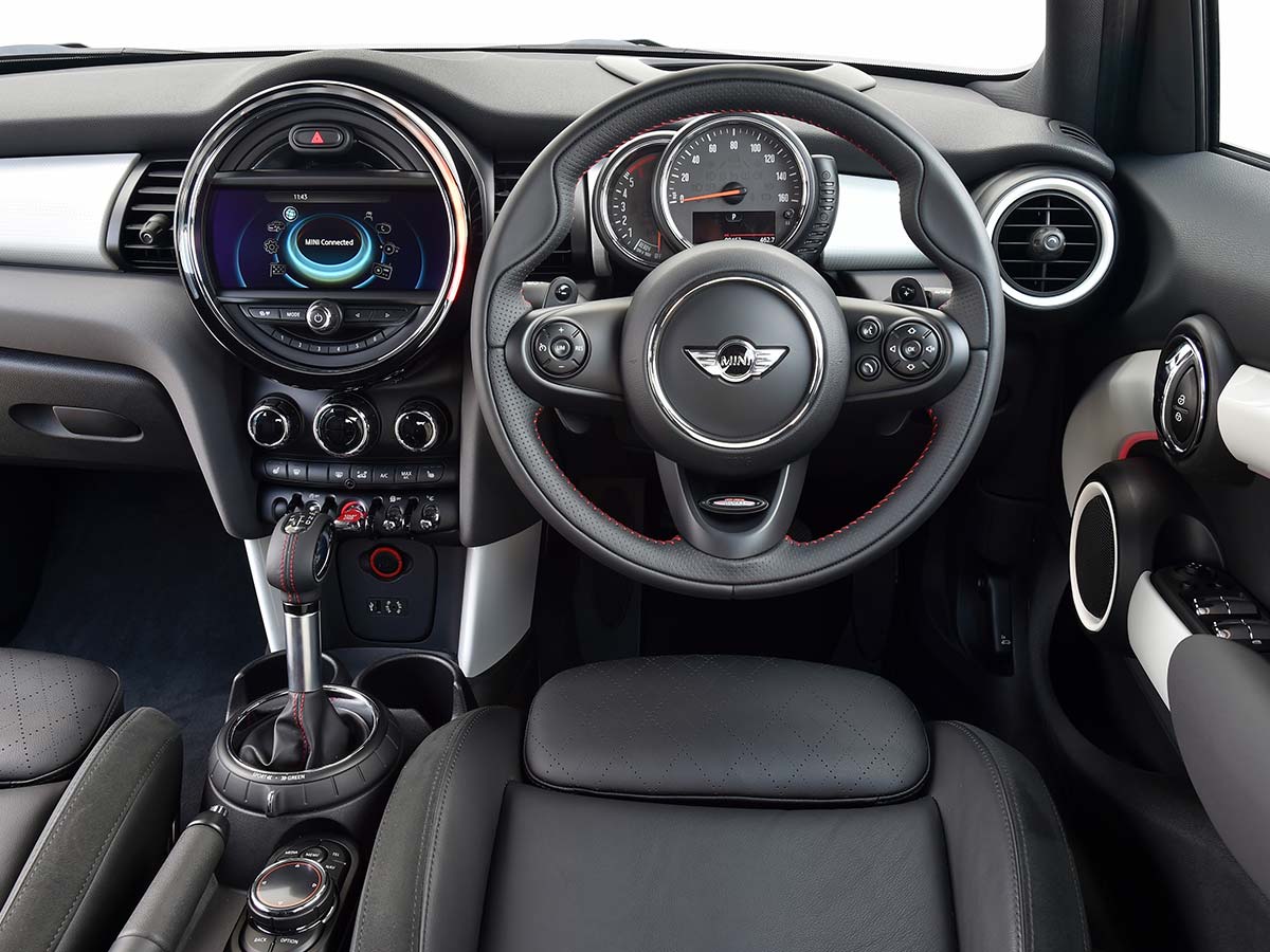 2015 MINI 5-Door Hatchback Photo Gallery