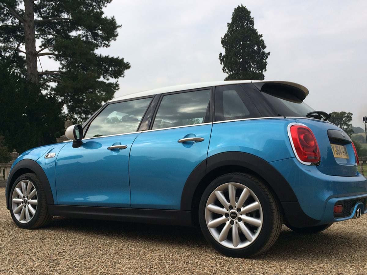 2015 MINI 5-Door Hatchback Photo Gallery