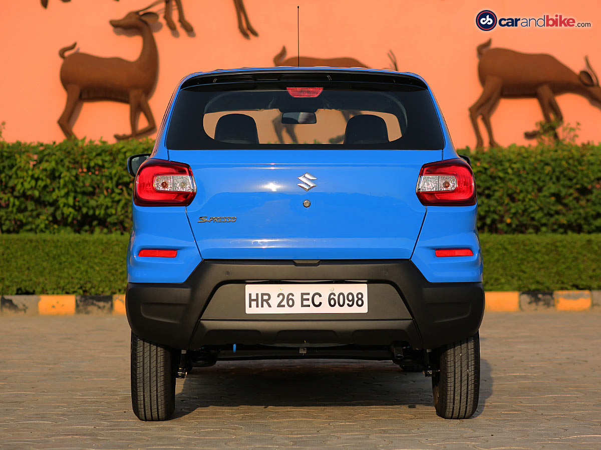 At the rear, the SPresso gets a big boot lid and square-like tail lamps.
