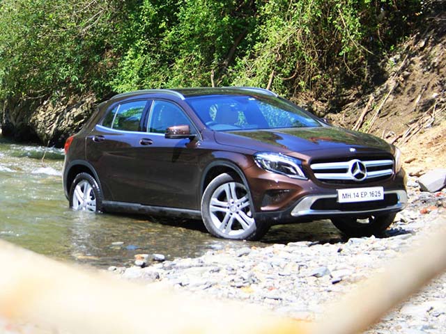 Mercedes-Benz GLA-Class Photo Gallery