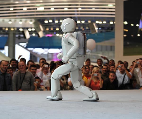 Honda\'s ASIMO robot turns 10