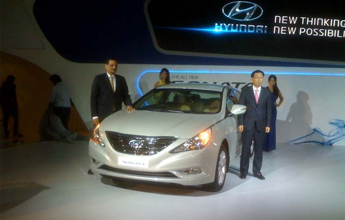 Korean Auto maker Hyundai unveiled a new version of its  premium car Sonata at the Auto Expo 2012.