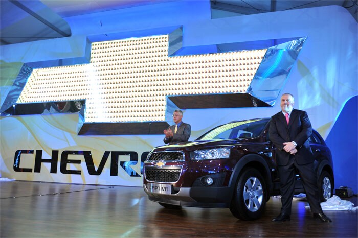 Car maker Chevrolet launched latest version of Captiva at the Auto Expo.<br><br>It is built to take on the likes of the Honda CR-V and provide some level of competition to the Ford Endeavour and Nissan X-Trail.