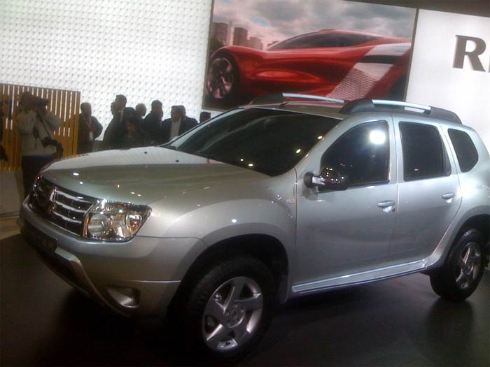French car maker Renault has unveiled its mid size cross over vehicle Duster at the Auto Expo 2012. It will be available in both diesel and petrol variants.