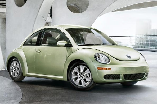 <b>Volkswagen's New Beetle</b><br>
German car-maker Volkswagen launched its new vehicle christened the New Beetle in December this year in Mumbai. The vehicle is priced at Rs 20.45-lakh ex-showroom Delhi.