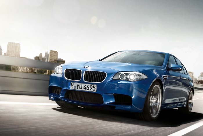 BMW has unveiled high-performance version of the BMW executive car M5 . The car is built by the Motorsport division of BMW.