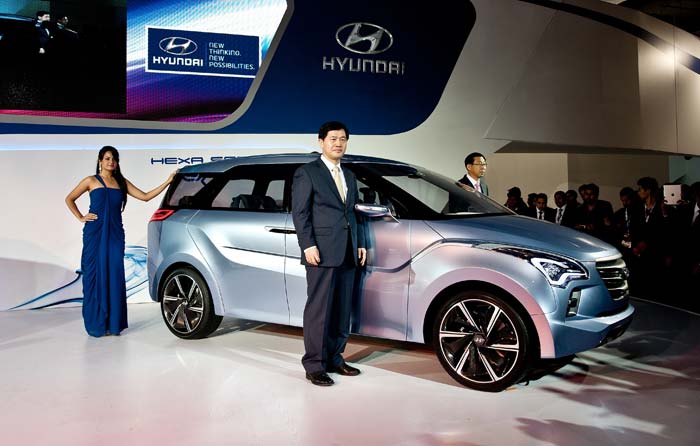 Hyundai has unveiled its 'Hexa Space' multi-purpose vehicle concept, officially designated the HND-7, at the Auto Expo 2012.<br><br>The Hexa Space features eight slim, hexagonally shaped seats that fit together like puzzle pieces in order to maximise internal space while minimising vehicle width.