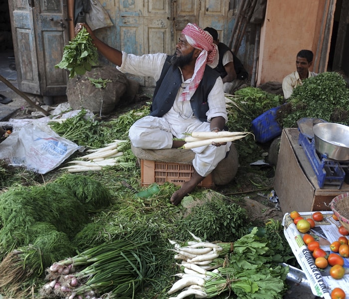 The uptick in latest food inflation figure is likely to put further pressure on the government to provide relief to the common man in the coming budget. The year-on-year inflation in food articles rose to 17.05 per cent for the week ended January 22 from 15.57 per cent in the previous week as prices of vegetables, fruits, milk and protein-based items continued to soar. (Photo: Associated Press)