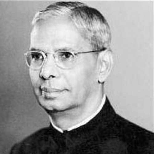 R K Shanmukham Chetty presented India's first budget in November 1947. The entire exercise was more of a review of the economy and no new taxes were proposed.