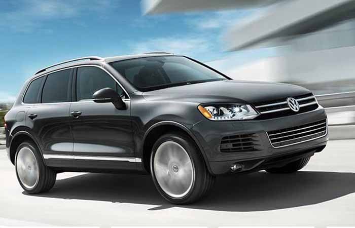 <b> Volkswagen Touareg </b><br></br>
German car manufacturer Volkswagen is set to its new Sports Utility Vehicle, Volkswagen Touareg 2011 in India. Available in petrol and diesel engines, Touareg is much lighter than the earlier model. The model has wider sitting bumper and with appealing exterior. The company claims Touareg 2011 will be 20 per cent more fuel efficient than its earlier model.