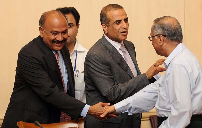 Infosys Chairman NR Narayana Murthy seen with Bharti Airtel CMD Sunil Bharti Mittal and GMR Group's chairman GM Rao.<br><br>India Inc told Finance Minister Pranab Mukherjee that FDI across sectors should be opened up. The industry also made a case for faster implementation of GST.