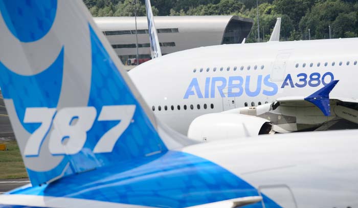 Boeing, Airbus Battle for Spotlight at Farnborough Airshow