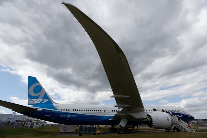 Boeing, Airbus Battle for Spotlight at Farnborough Airshow