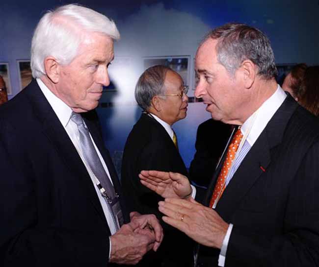 President and CEO of the US Chamber of Commerce Thomas J Donohue talks with chairman & CEO of the Blackstone Group financial services company Stephen A Schwarzman during a reception at the sidelines of the G-20 Business Summit. (AP)