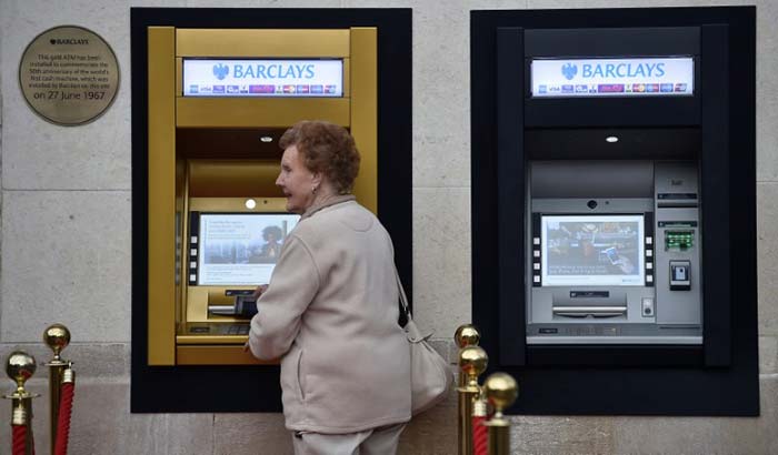 World\'s First ATM Machine Turns To Gold On 50th Birthday