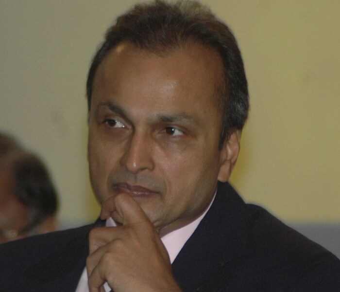 At the Vibrant Gujarat summit, the audience got to sample a new side to the bitter battle between the Ambani brothers when industrialist Anil Ambani greeted his elder brother Mukhesh Ambani. "Respected my elder brother Shri Mukesh Ambani," he said looking at his sibling seated in the front row of the audience. A round of thunderous applause followed.<br><br>The sons of renowned late industrialist Dhirubhai Ambani were engaged in a bitter battle since 2004 over dividing the Reliance empire, which was capped by the dispute over sharing and pricing of natural gas from the Krishna-Godavari basin. After the Supreme Court judgement in the gas dispute, there had been at least no open war between the two.<br><br>On the other hand, Anil Ambani also promised to invest Rs 50,000 crore in Gujarat in the next 5-7 years on various projects as the firm looks to tap opportunities in the state. "We are committing to invest Rs 50,000 crore in the state of Gujarat in gas-based and coal-based power projects in the next 5-7 years",he said. The investments would be in the cement sector in areas like Kutch, Porbandar and Junagadh. Anil Ambani completed his speech with a slogan: ?Golden Gujarat, Green Gujarat and above all as a Gujarati I would say, a Garvi Gujarat?.