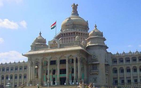 Amongst the cities, Bangalore expects increase in average salary by about 4.9% followed by Delhi (3.5%) & Pune (3.5%) during the third quarter.