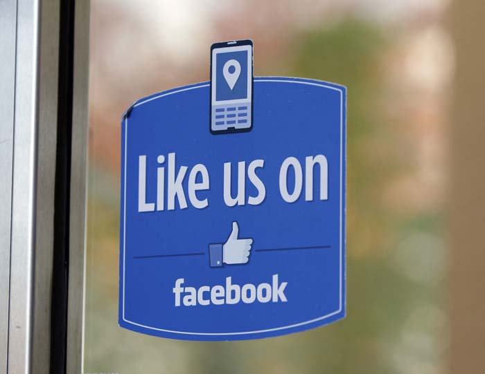 Facebook Inc. indicated it hopes to raise $5 billion in its IPO. That would be the most for an Internet IPO since Google Inc. and its early backers raised $1.9 billion in 2004.