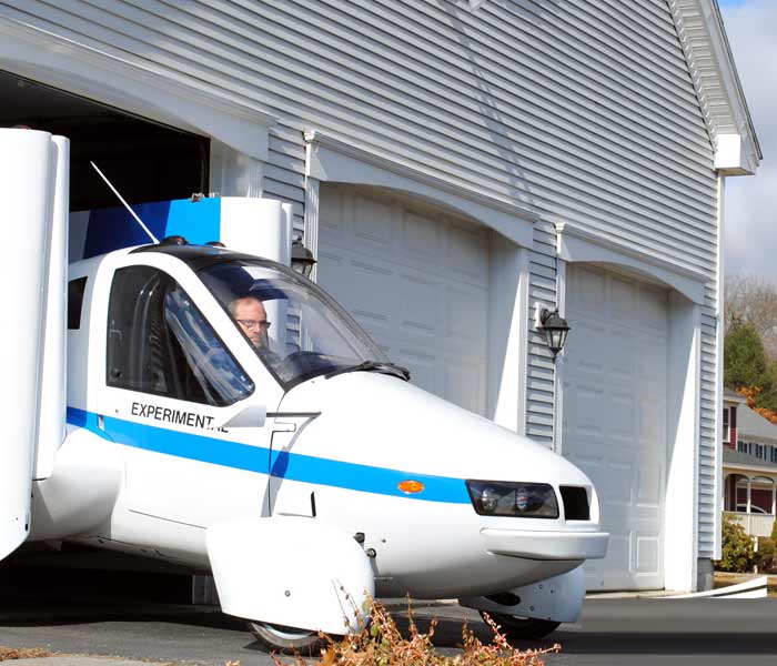 It flies using a 87-litre tank of automotive fuel and burns 18 litre per hour in the air. On the ground, it gets 55 km per gallon. 1 gallon = 3.78 ltr <br><br>Source: Terrafugia Inc