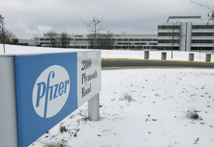 <b>Pfizer completes acquisition of Wyeth</b><br><br>Pfizer completed its acquisition of rival drugmaker Wyeth following the receipt of regulatory approval from all government authorities required by the merger agreement. It was a $68 billion deal that cements Pfizer's position as the world's biggest drugmaker. (Photo source: NYT)